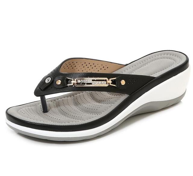 Celene™ orthopaedic sandals